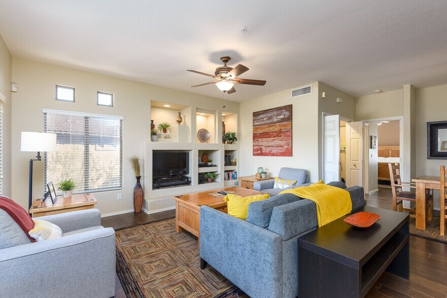Primary Photo - 9220 E Raintree Dr