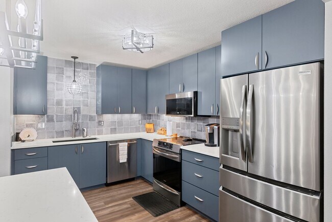 Primary Photo - STYLISH 2 BED/2 BATHS LAKE OSWEGO CONDO