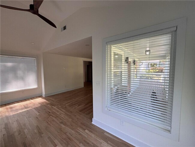 Building Photo - 1511 Belmont Ave SW