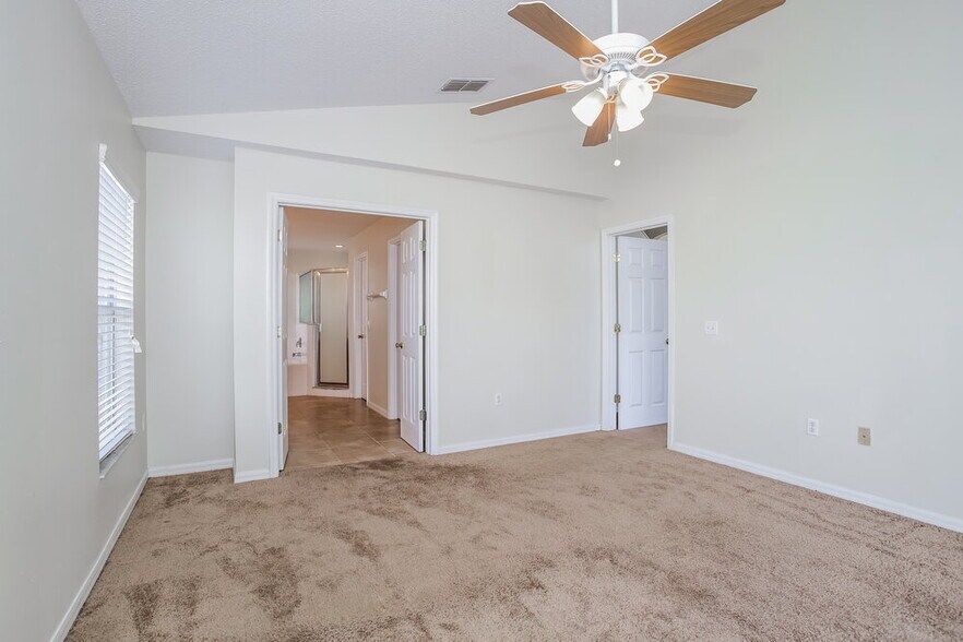 Building Photo - 1300 Creekview Ct