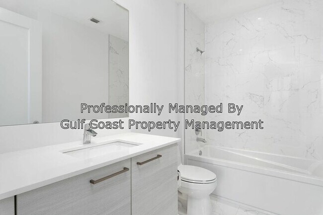 Building Photo - 111 S Pineapple Ave