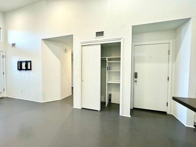 Building Photo - 7620 E Callisto Cir