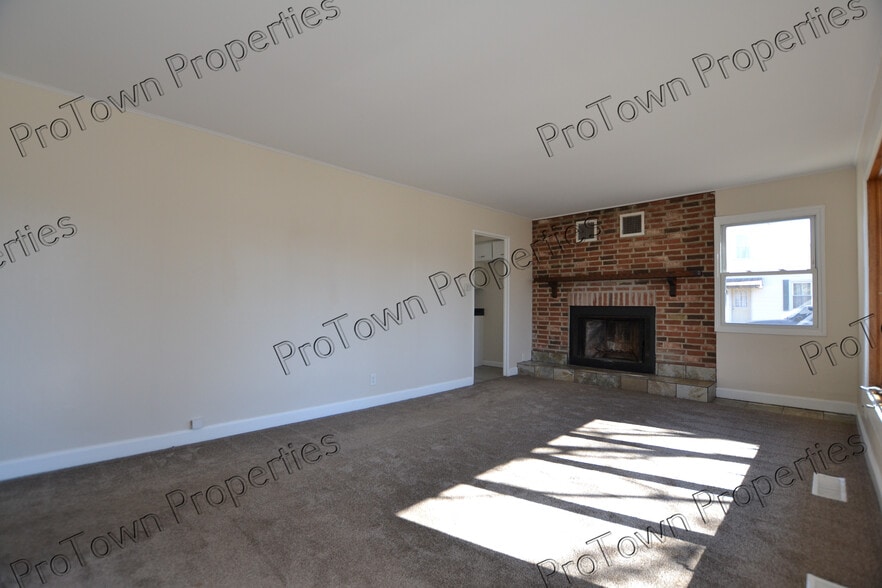 Building Photo - 1251 W Marion St