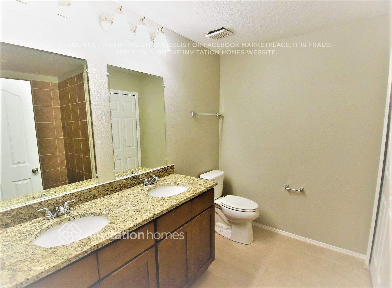 Building Photo - 2306 Plantation Oak Dr