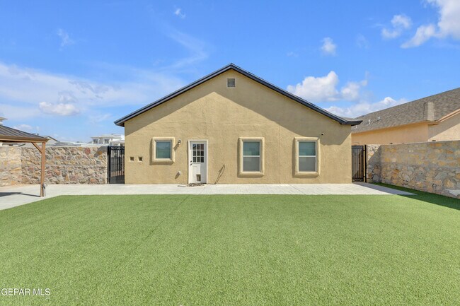 Building Photo - 14800 Sam Garcia Ave