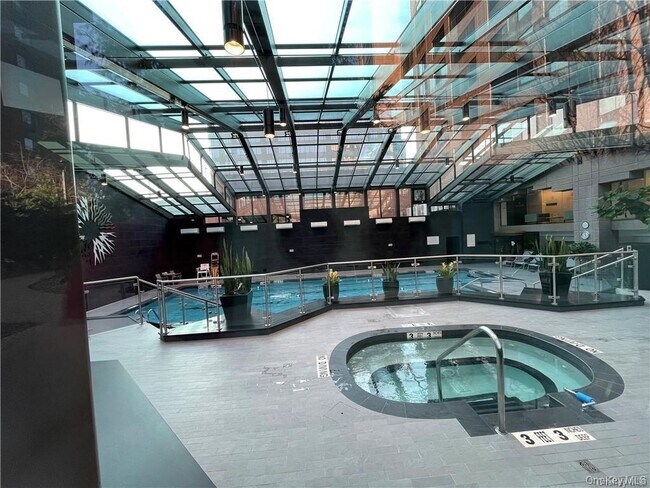 Building Photo - 4 Martine Ave