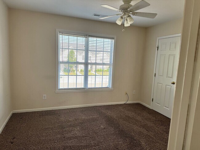 Building Photo - Charming 2-Bedroom, 2-Bath Townhouse in Winston-Salem