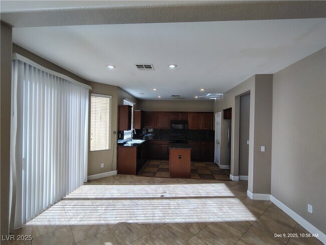 Building Photo - 4715 Deer Forest Ave