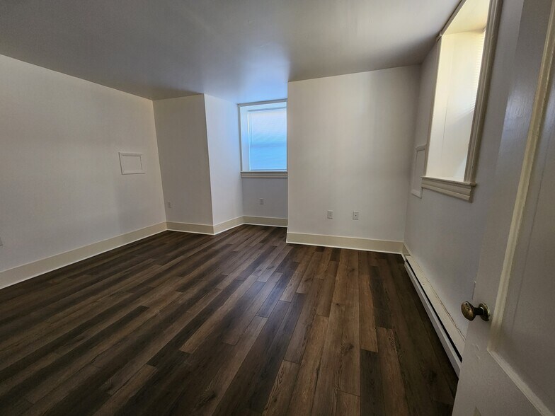 Building Photo - 125 Peyton St