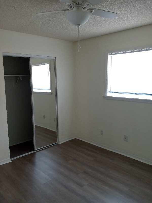 Building Photo - 1010 Western Dr