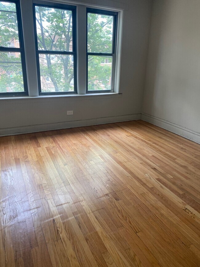 Building Photo - 5018 W 18th St