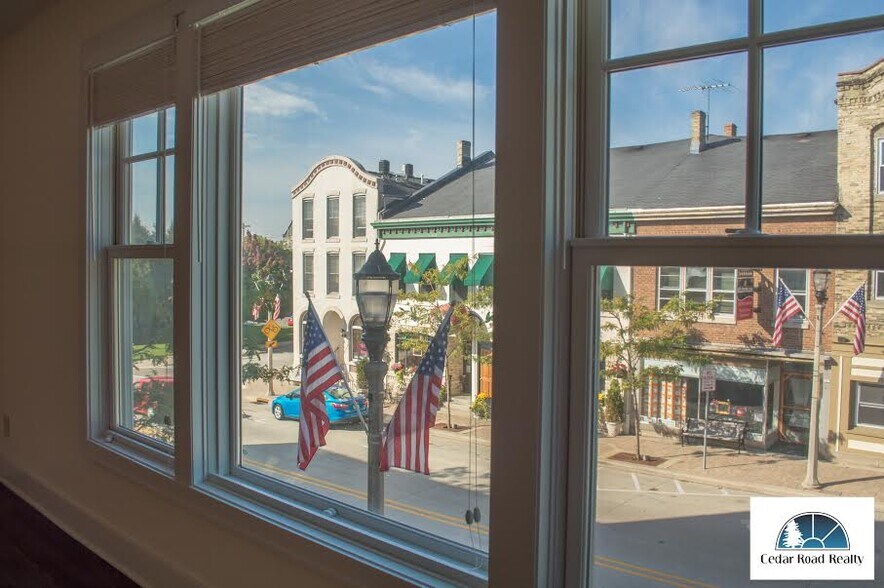 Building Photo - 209 E Jackson St