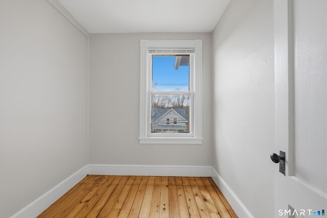 Building Photo - 45 Dunham St