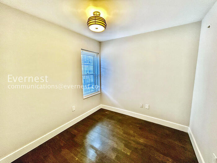 Building Photo - 199 14th St NE