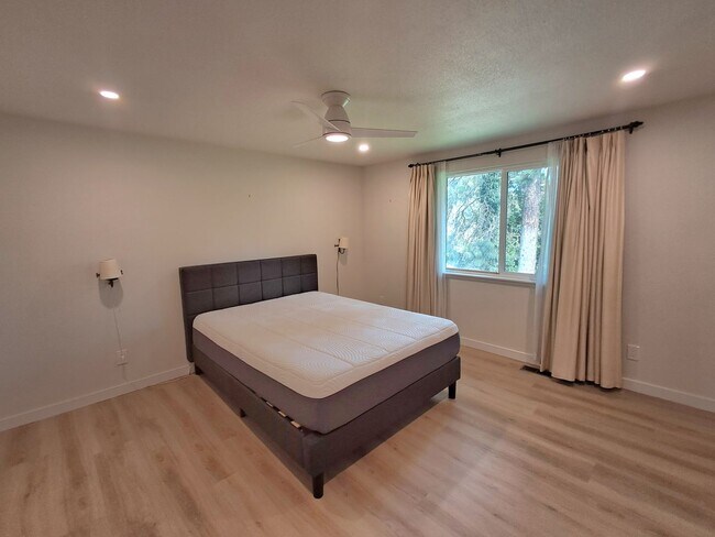 Building Photo - $3,200 -4 Bed / 3 Bath- Home with Fully Fe...