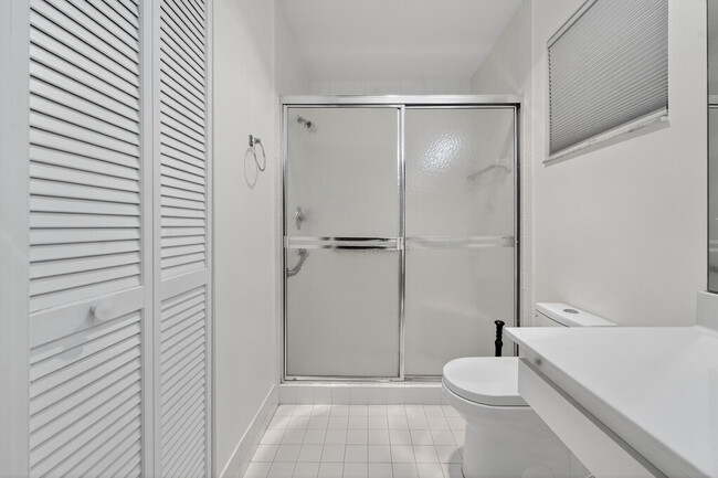 Building Photo - 6147 Waldwick Cir