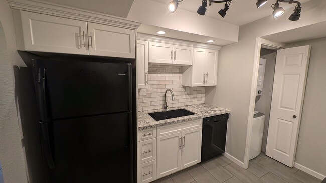 Building Photo - 2 Bedroom Condo in the Scottsdale Terrace Condominiums Community Near N Pima Rd and E Indian Scho...