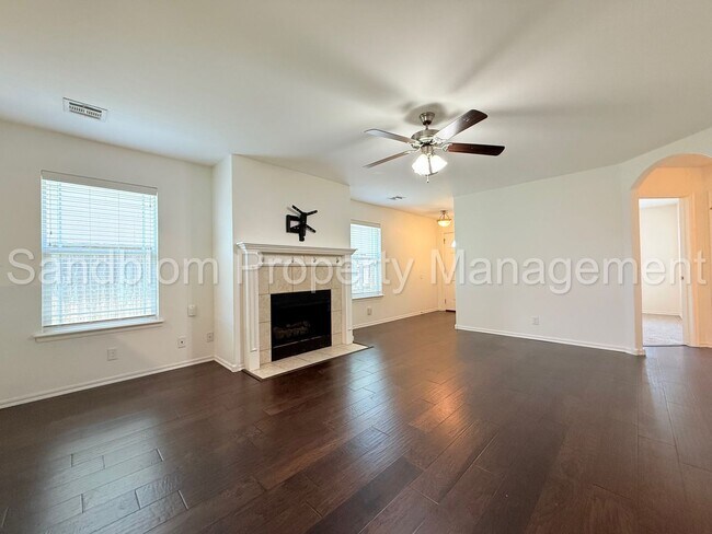 Building Photo - For Lease | Jenks | Available Now!