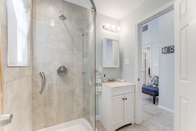 Building Photo - 4211 Surf Dr