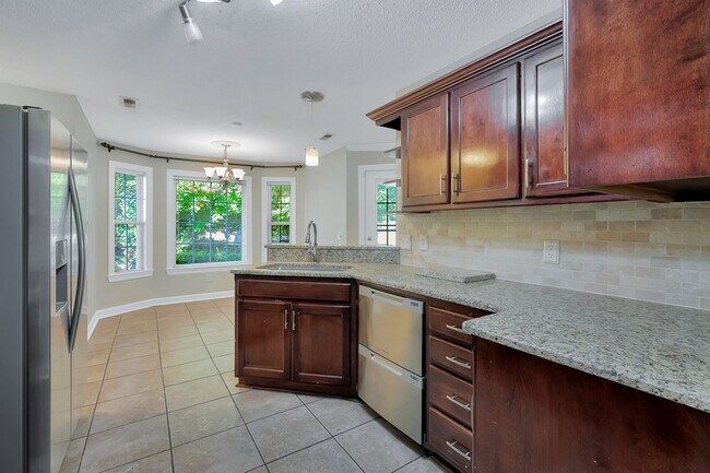 Building Photo - 103 Winding Trail