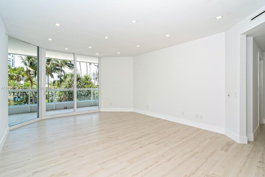 Building Photo - 21050 NE 38th Ave