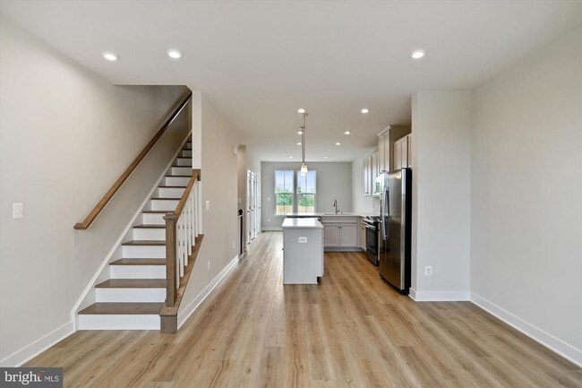 Building Photo - 4328 Ellipse Ter