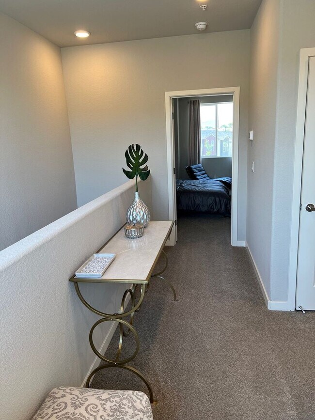 Building Photo - NEAR UNR - 4789 Black Falcon - HELPING TEN...