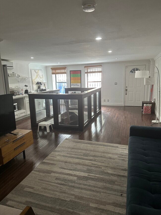 Building Photo - 308 Clifton Plz