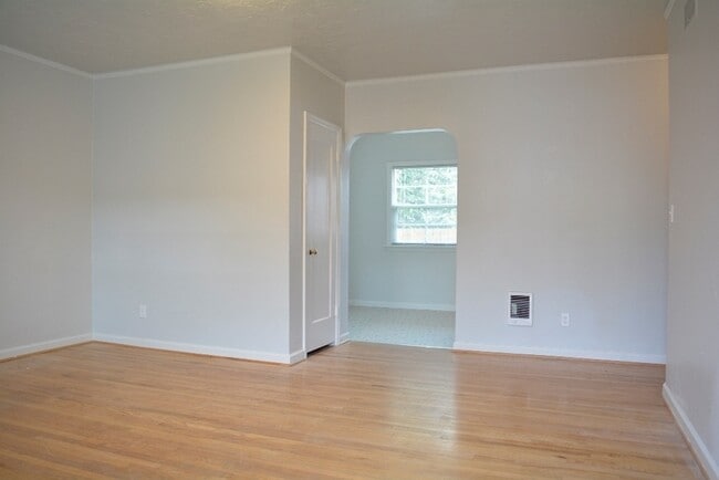 Building Photo - 5040 SE 75th Ave