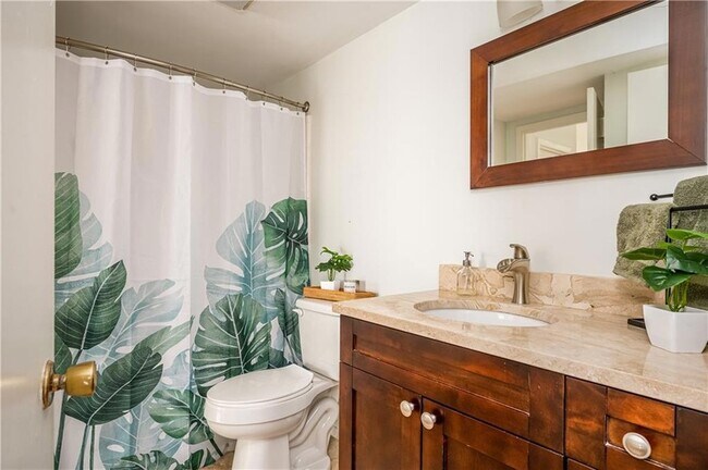 Building Photo - 23 Middleton Ct