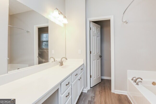 Building Photo - 1374 Ivey Pointe Dr SE