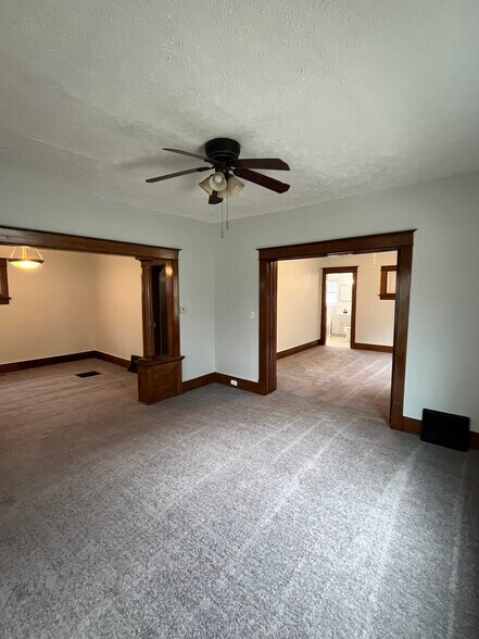 Building Photo - 430 N 25th St