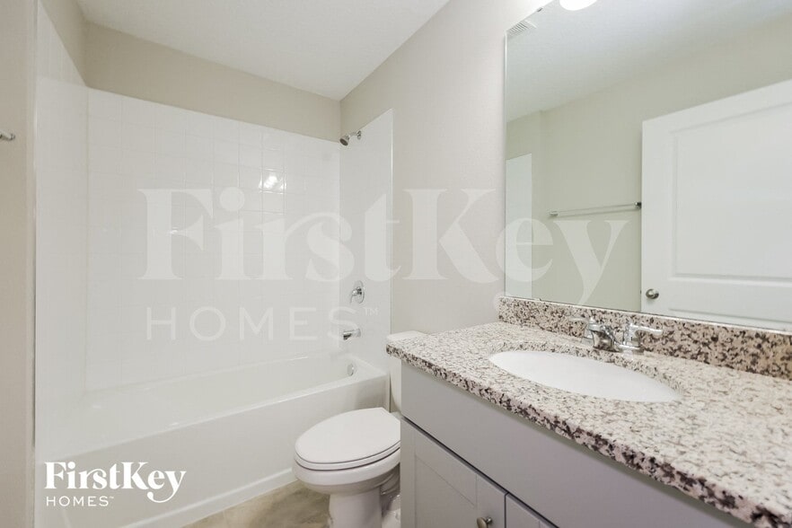 Building Photo - 513 Earhart Dr