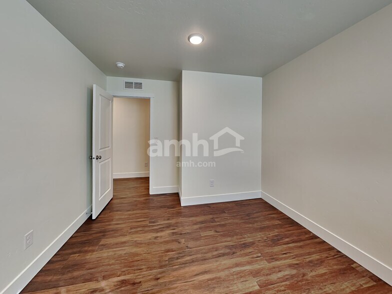 Building Photo - 9377 W Dove Creek St
