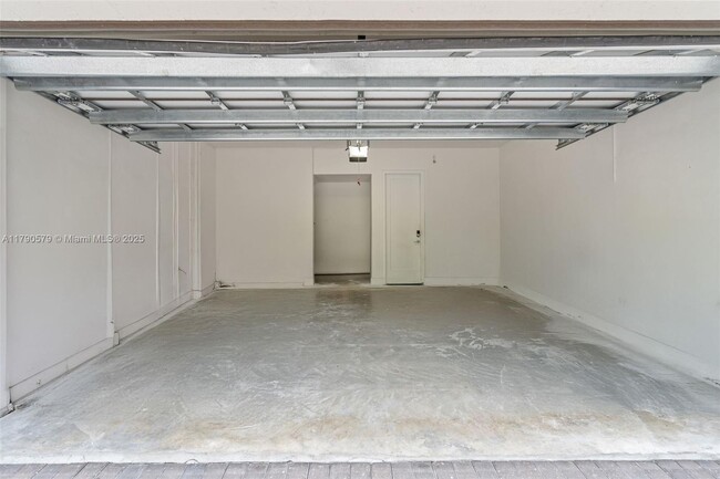 Building Photo - 4468 NW 80th Ave