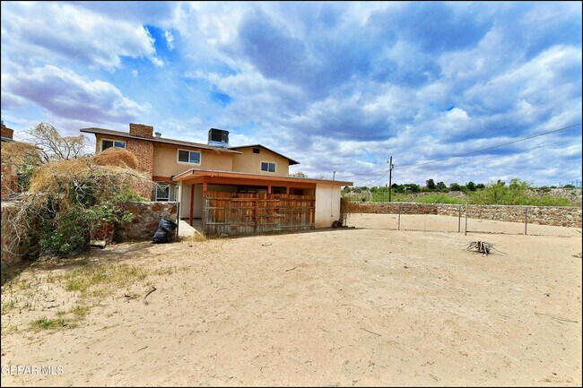 Building Photo - 6412 Pizarro St