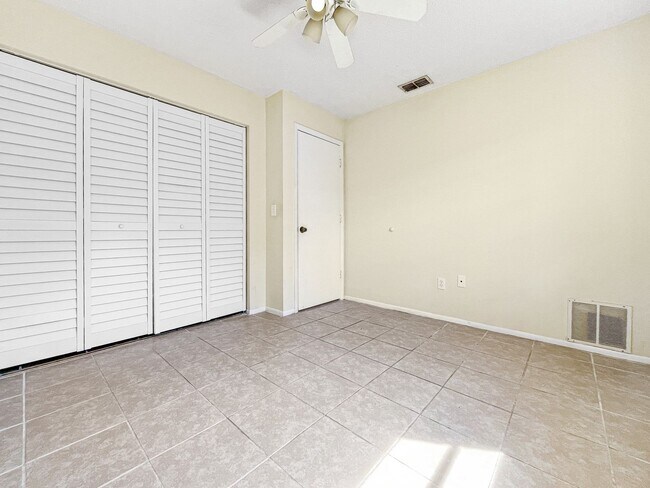 Building Photo - 4624 73rd Ave N