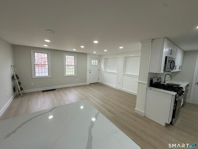 Building Photo - 49 Dodgingtown Rd