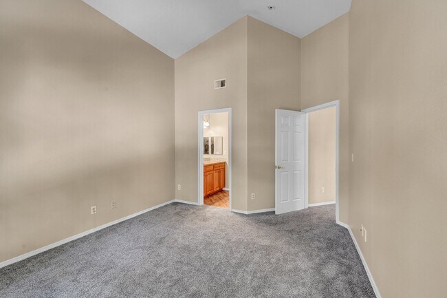 Building Photo - $1,895.00 - 2 Bedrooms, 2 Bathrooms, Apart...