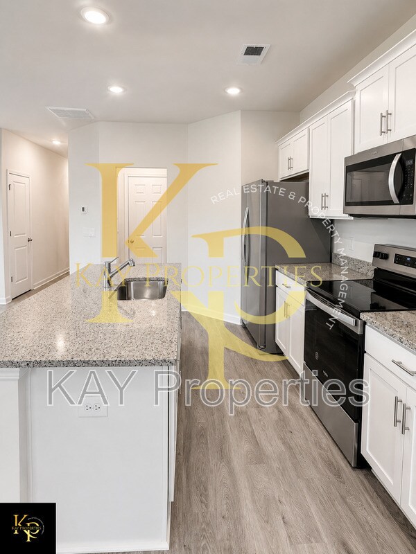 Building Photo - 2840 Egert Dr