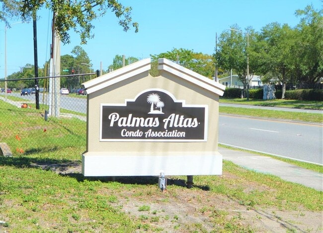 Building Photo - 4227 Pershing Pointe Pl