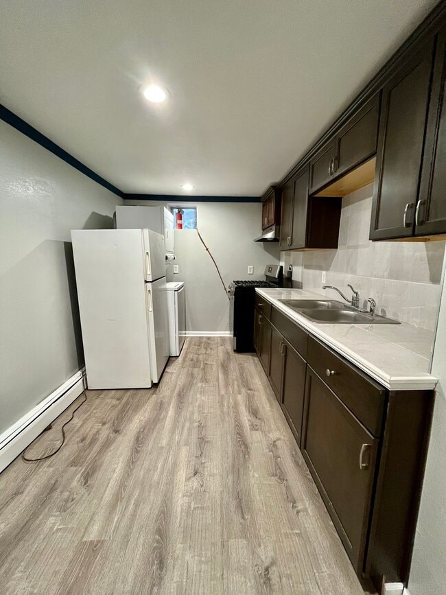 Building Photo - Harriet