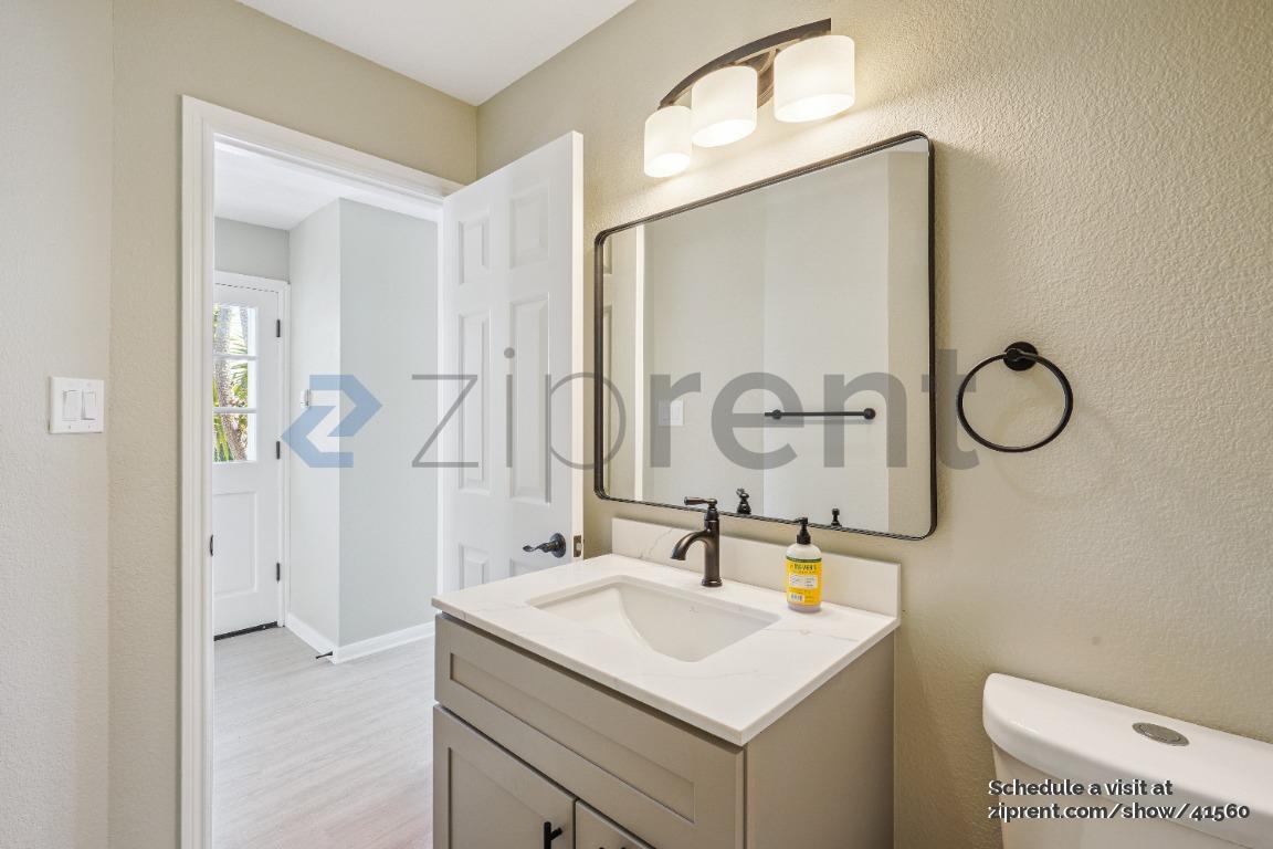 Building Photo - 225 Moana Pl