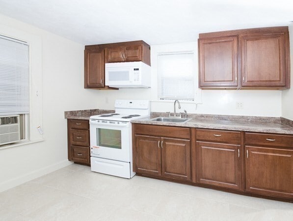 Building Photo - 20 Central Ave