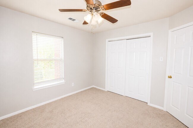 Building Photo - 7014 Morningside Dr