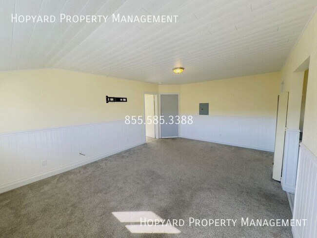 Building Photo - 828 Fifth Ave-