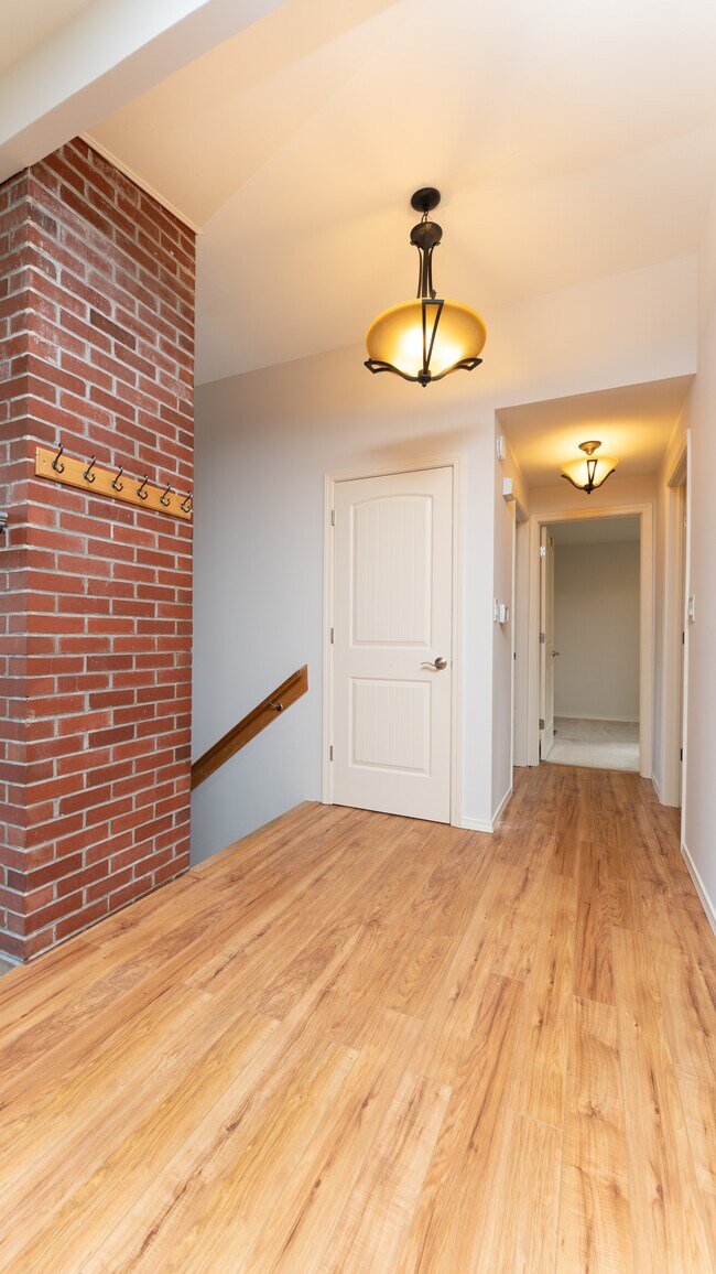 Building Photo - 15323 SE 42nd St