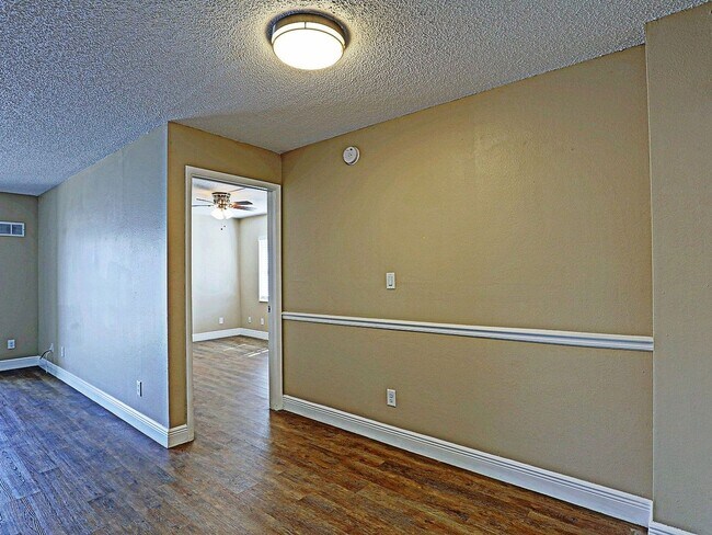 Building Photo - Mystic Gardens 5319-1905