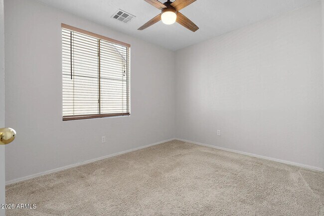 Building Photo - 751 N Port Dr