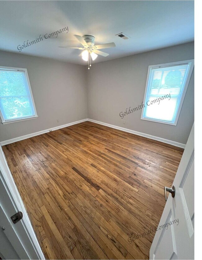 Building Photo - 10 Averill St